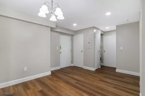 300 Park St, Hackensack, NJ 07601 photo 7