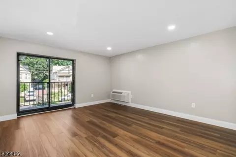 300 Park St, Hackensack, NJ 07601 photo 5
