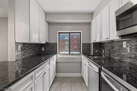 300 Park St, Hackensack, NJ 07601 photo 12