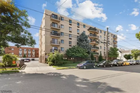 300 Park St, Hackensack, NJ 07601 photo 2