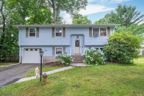 8 Rosemont Ave, West Milford, NJ 07480