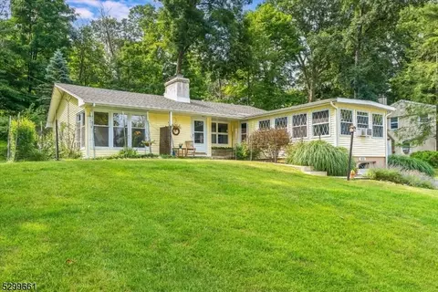135 Summit Rd, Sparta, NJ 07871