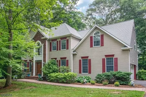 19 Crystal Rock Rd, Sparta, NJ 07871