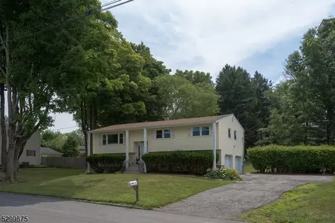 152 Eyland Ave, Roxbury Twp, NJ 07876