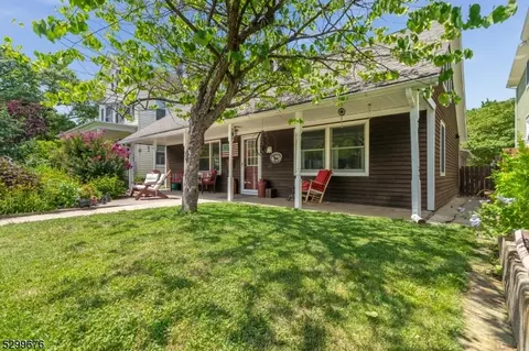 17 Bonnell St, Flemington, NJ 08822