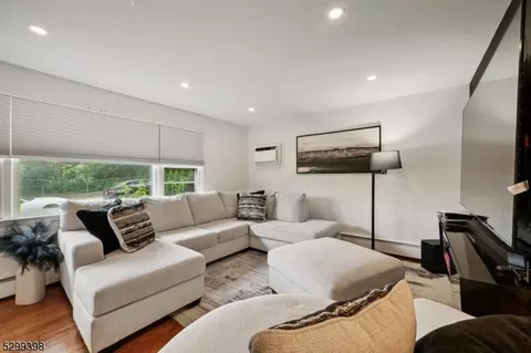 16 Milton Ave, Nutley, NJ 07110 photo 6