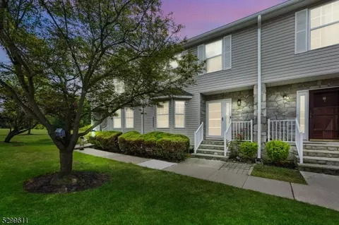 8 Jill Ct, Somerset, NJ 08873