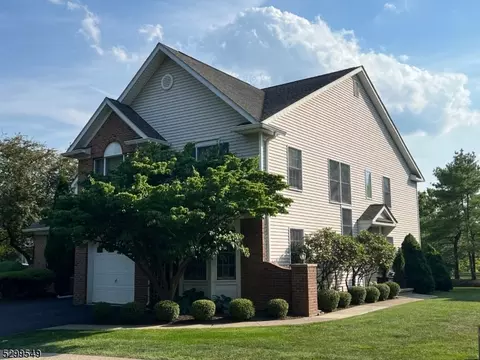 14 Pond Ridge Dr #19, Clinton, NJ 08809
