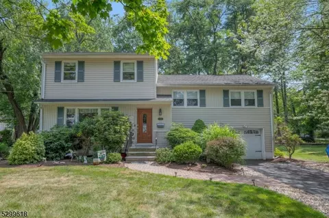 73 W Cedar St, Livingston, NJ 07039
