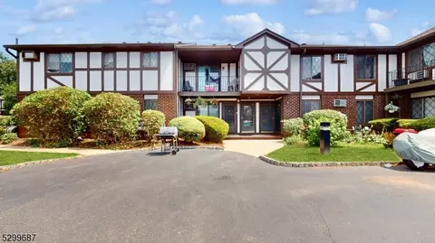 76 Farm Rd #D, Hillsborough, NJ 08844