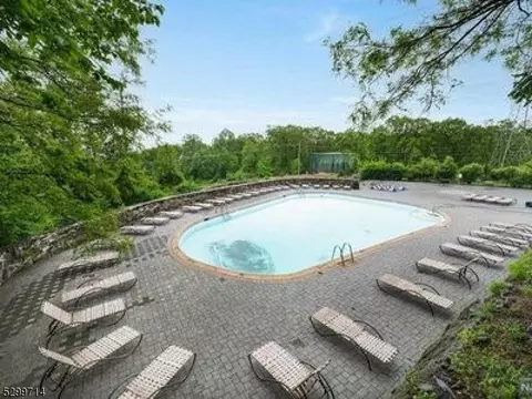 13 Foxwood Dr # F, Morris Plains, NJ 07950 | 17 Photos - Movoto