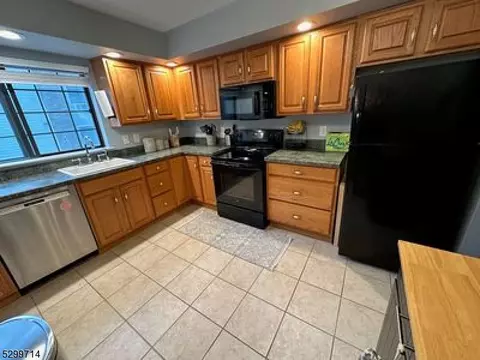 13 Foxwood Dr # F, Morris Plains, NJ 07950 | 17 Photos - Movoto