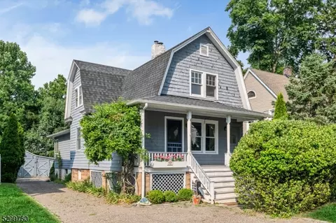 517 Closter Dock Rd, Closter, NJ 07624