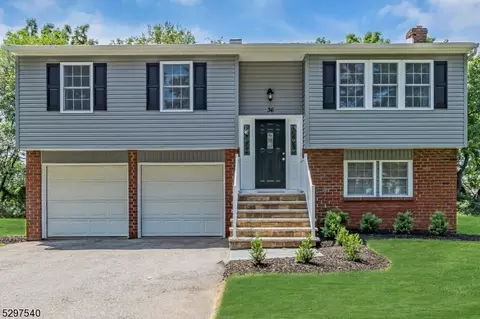 36 Wordsworth Ln, Phillipsburg, NJ 08865