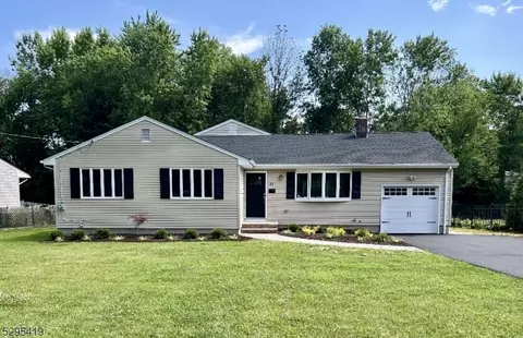 31 Cromwell Ct, Berkeley Heights, NJ 07922