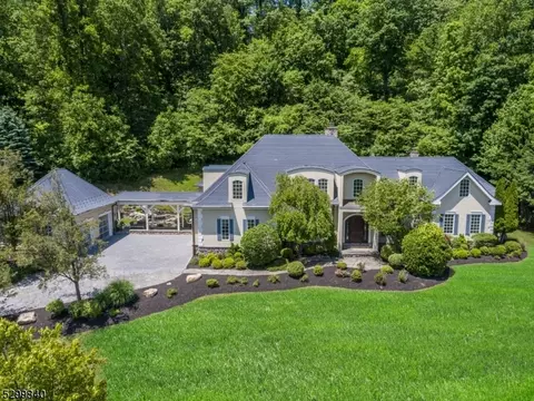 6 Kincaid Ln, Chatham Twp, NJ 07928