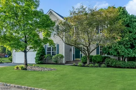 11 Stone House Dr, Whitehouse Station, NJ 08889