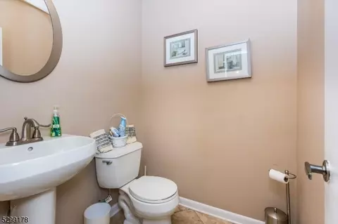 11 Lockley Ct, Wayne, NJ 07470 photo 6