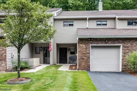 11 Lockley Ct, Wayne, NJ 07470 photo 2