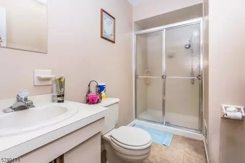 11 Lockley Ct, Wayne, NJ 07470 photo 22