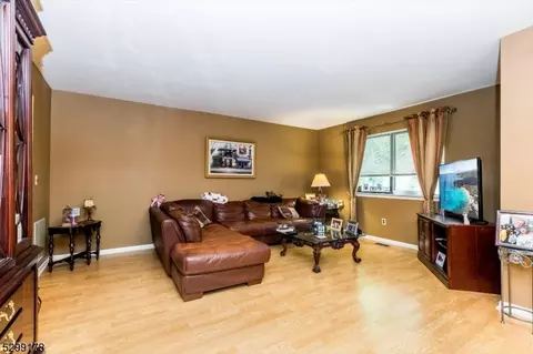 11 Lockley Ct, Wayne, NJ 07470 photo 7
