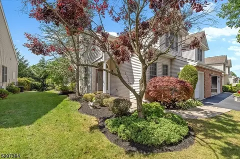 78 Saratoga Ct, Somerset, NJ 08873