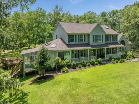 207 Van Syckels Rd, Hampton, NJ 08827