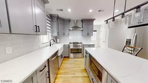 401 W 6th Ave, Roselle, NJ 07203