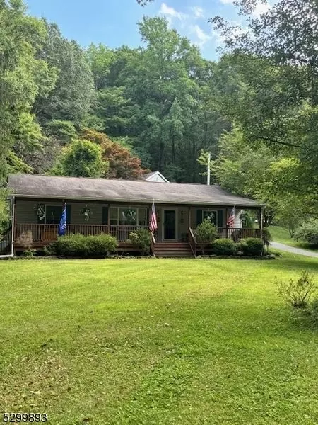 89 Quenby Mountain Rd, Liberty, NJ 07838