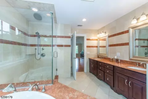 1 Massola Dr, Wayne, NJ 07470 photo 34
