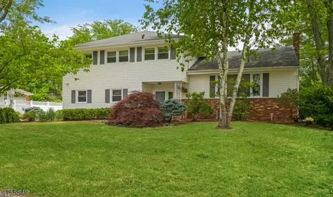 36 Lombard Dr, West Caldwell, NJ 07006