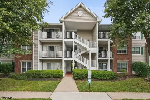 1712 Breckenridge Dr, Branchburg, NJ 08876