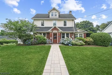 90 Highland Ave, Midland Park, NJ 07432