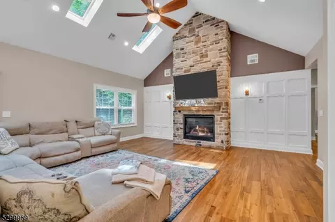 114 Everdale Rd, Randolph, NJ 07869 photo 5