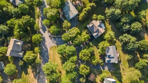 4 Princeville Ct, Montgomery, NJ 08558