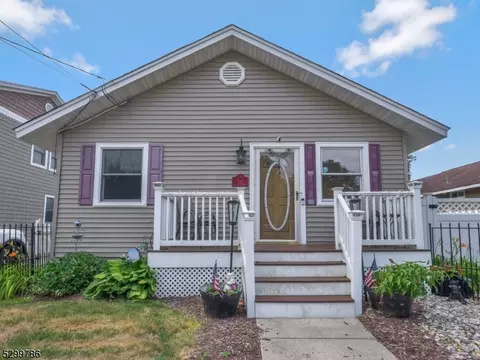 310 Colfax Ave, Pompton Lakes, NJ 07442