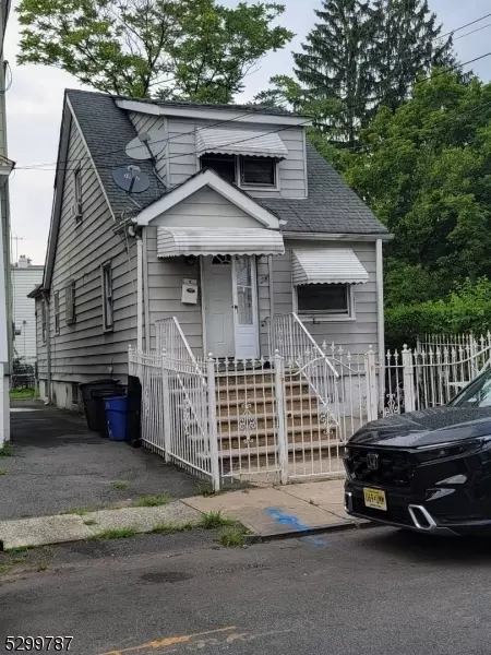 28 Berkshire Pl, Irvington, NJ 07111