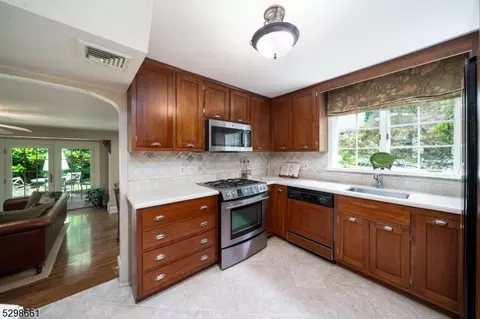 40 Boulevard, Glen Rock, NJ 07452