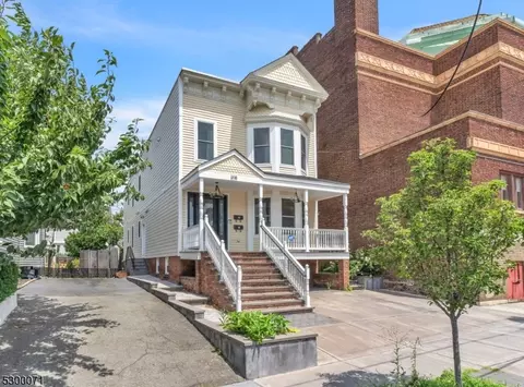 208 Harrison Ave #1, Jersey City, NJ 07304