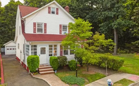 30 Erwin Pl, West Orange, NJ 07052