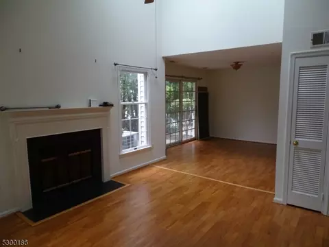 257 Kingbird Ct, Three Bridges, NJ 08887