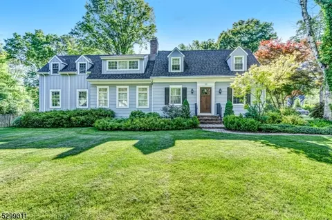 59 S Alward Ave, Bernards, NJ 07920