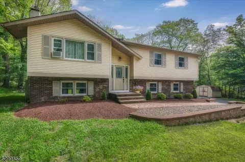 7 Snover Rd, Wantage, NJ 07461