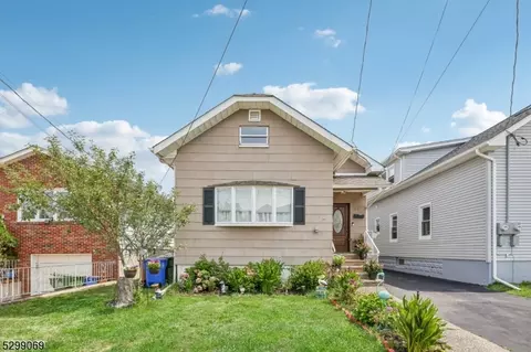 352 Miltonia St, Linden, NJ 07036