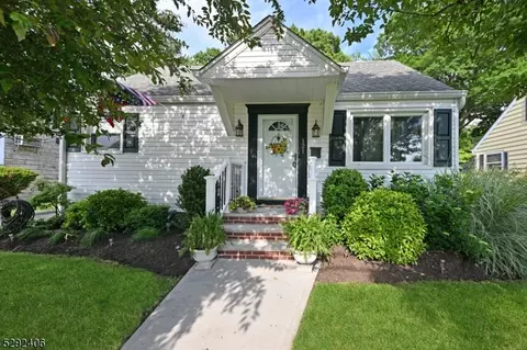 121 7th Ave, Hawthorne, NJ 07506