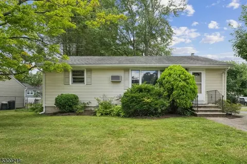 513 Ridgewood Rd, Township Of Washington, NJ 07676