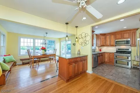 56 Laurel Pl, Caldwell, NJ 07006