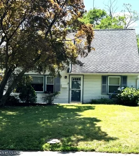 9 Andrew St, Green Brook, NJ 08812