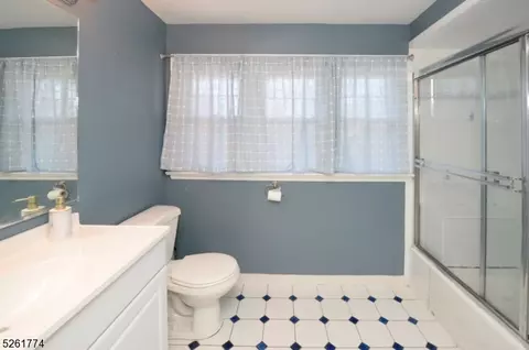 35 Beech Ter, Wayne, NJ 07470 photo 23