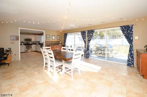 35 Beech Ter, Wayne, NJ 07470 photo 9